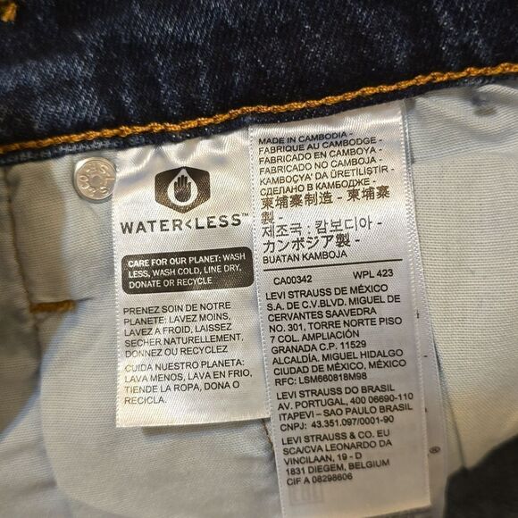 Levi’s Denim High Rise Blue Jean Shorts Women’s Sz 29 NWT!! - Picture 8 of 10